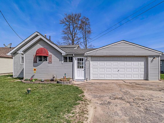3rd image of 9548 Round Lake Blvd