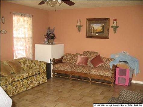 3rd image of 6240 Shady Glen Cv