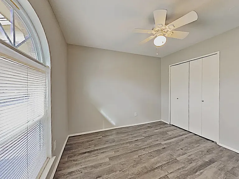 10218 Deer Hollow Dr — Photo 6