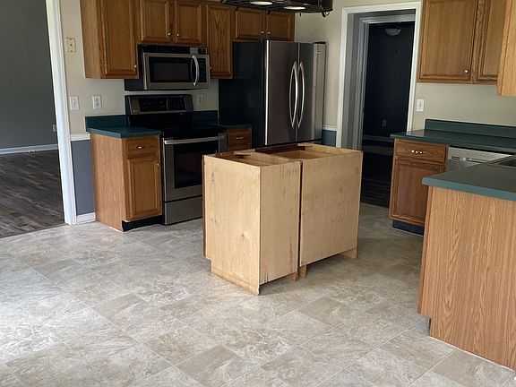 5th image of 231 Shrewsbury Dr