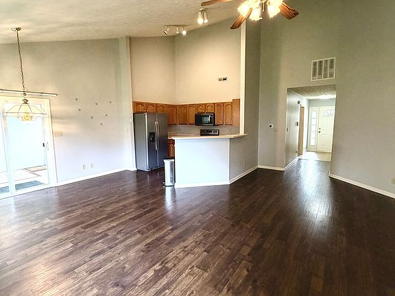 4th image of 8140 Burnett Blvd