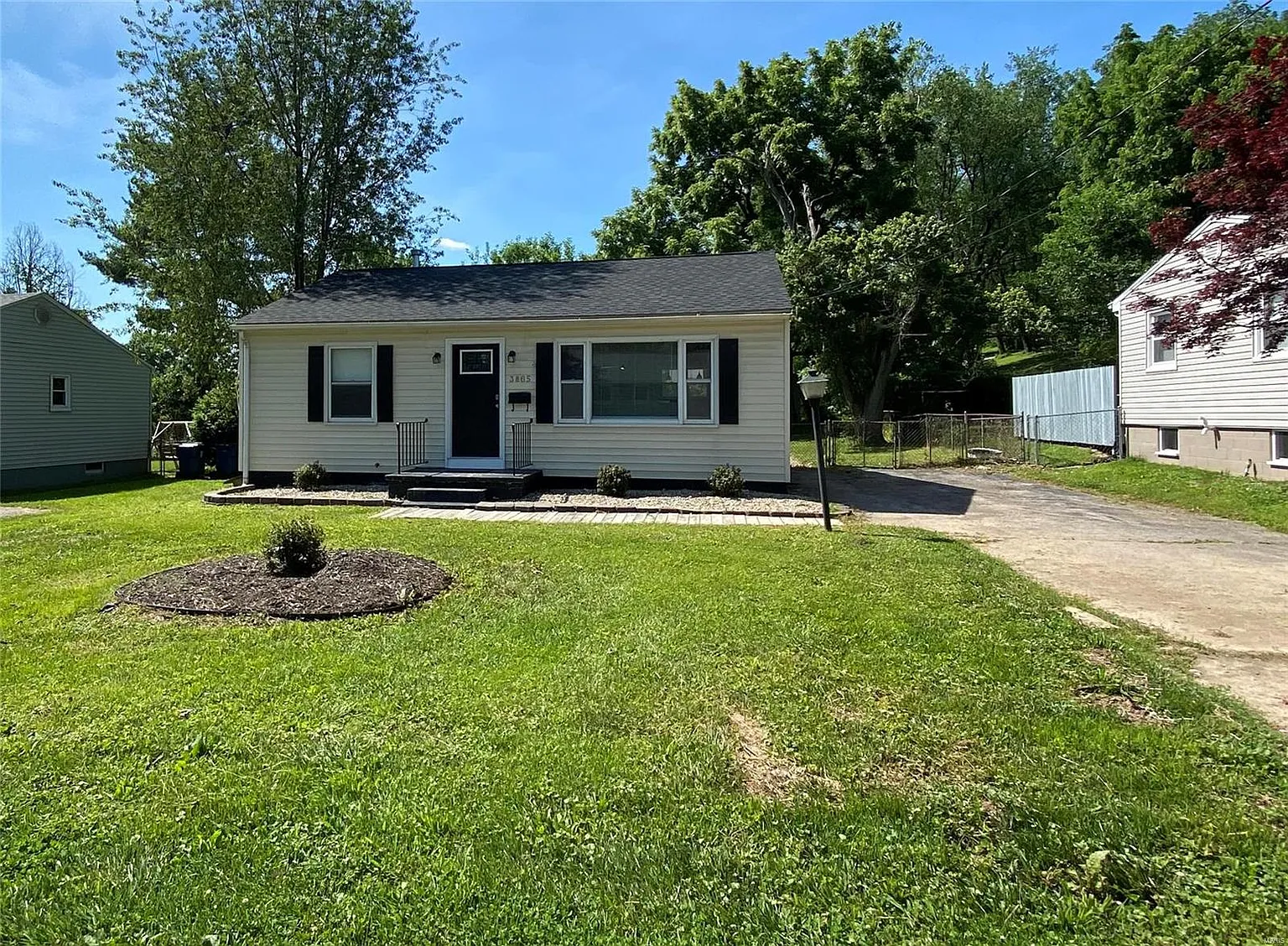 3865 Western Ave photo 1