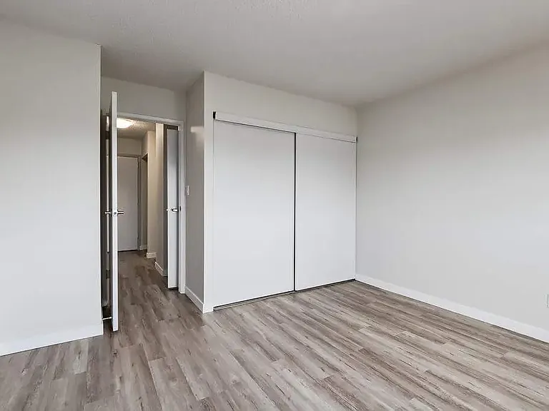 42 Campbell Cres SE #102 — Photo 18