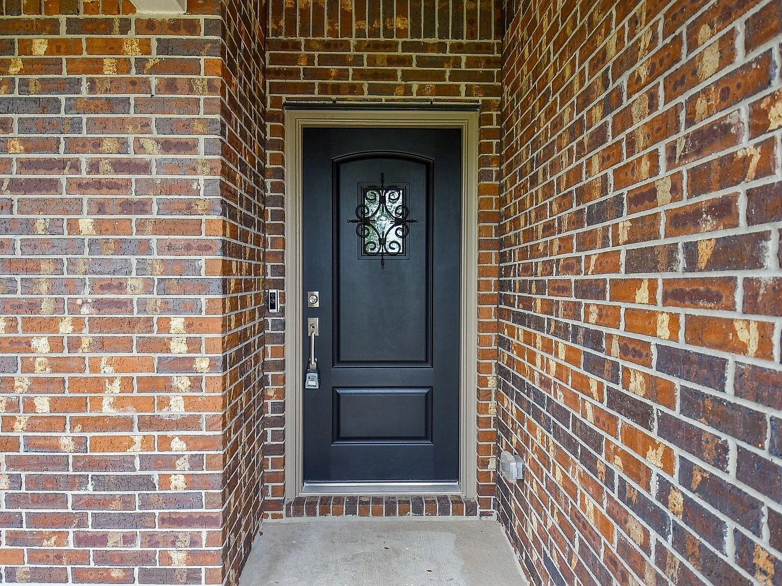 4 bed, 2.0 bath, 1932 sqft, $2,500 — Photo 4