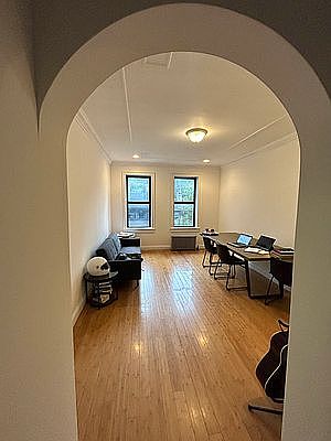 4th image of 224 E 48th St APT 5A