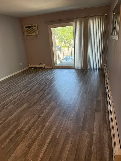 2 bed, 900 sqft, $1,755 — Photo 3