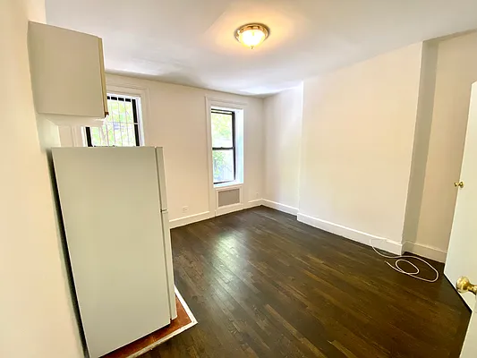 Rented by Douglas Elliman | media 8