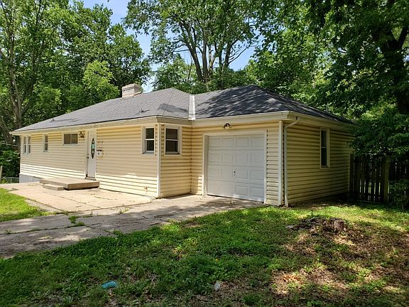 2nd image of 2519 N 47th Ter