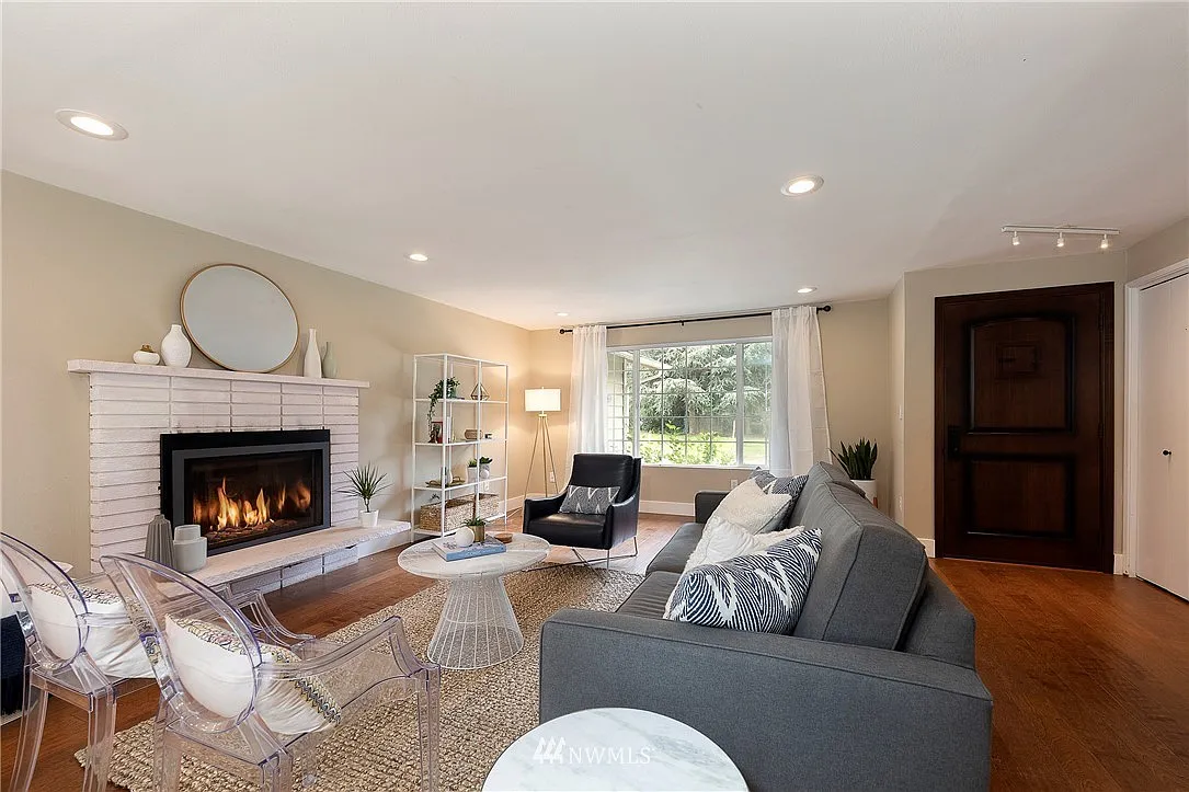 3 bed, 1500 sqft, $3,795 — Photo 2