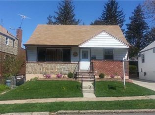 19931 24th Rd, Flushing, NY 11357