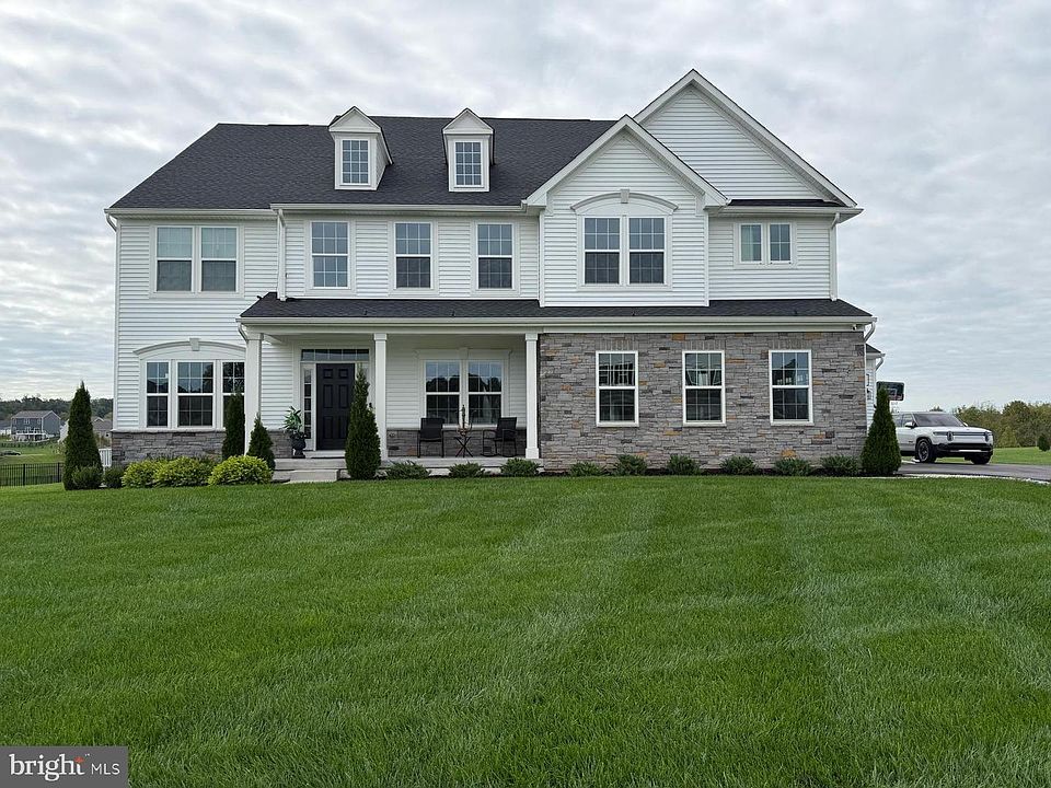 1st image of 210 Tyler Dr