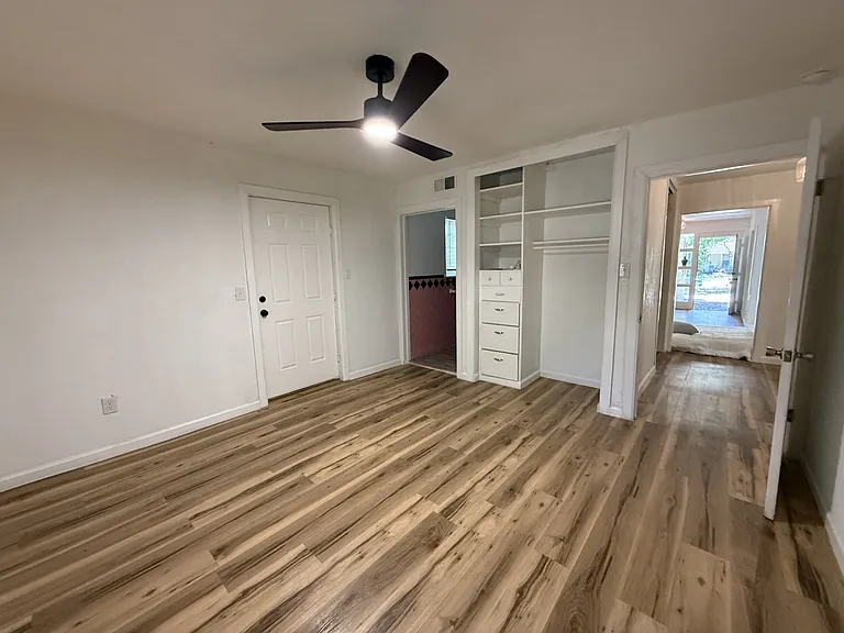 710 F St NW — Photo 11