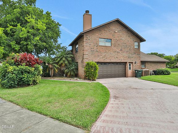 3rd image of 122 Aleatha Dr