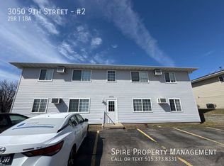 3050 9th St APT 2, Marion, IA 52302