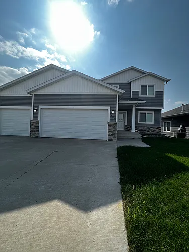 837 Albert Dr W Photo 1
