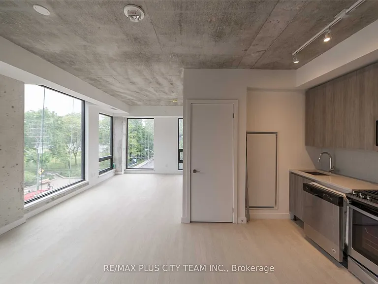 246 Logan Ave #309 — Photo 6