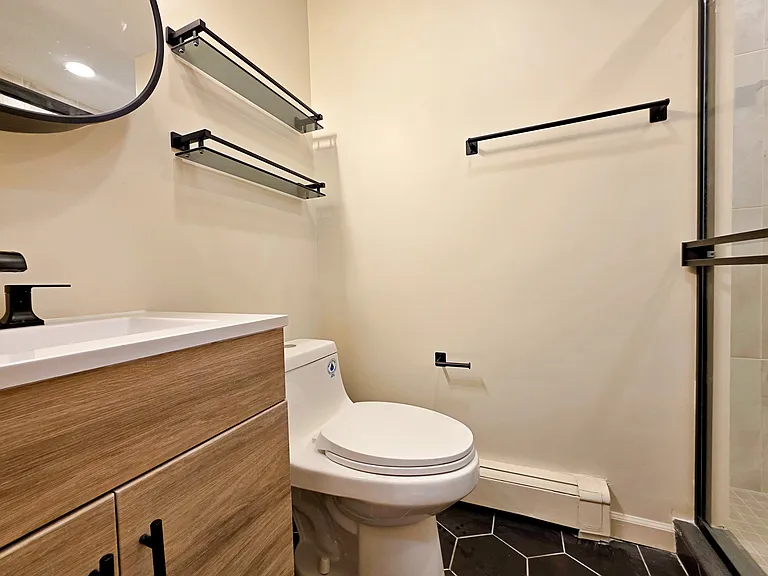 315 Leonard St #1A — Photo 7