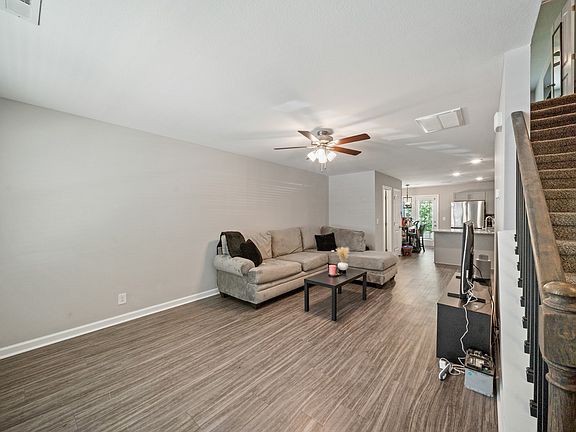 2nd image of 253 Woodland Valley Ln