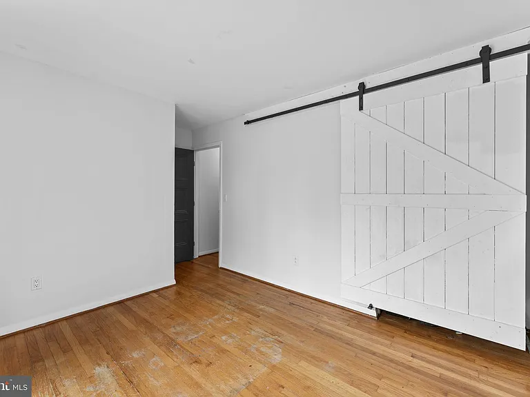 203 Maple St — Photo 12