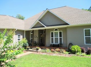 1952 Mountain Rd, Walnut Cove, NC 27052