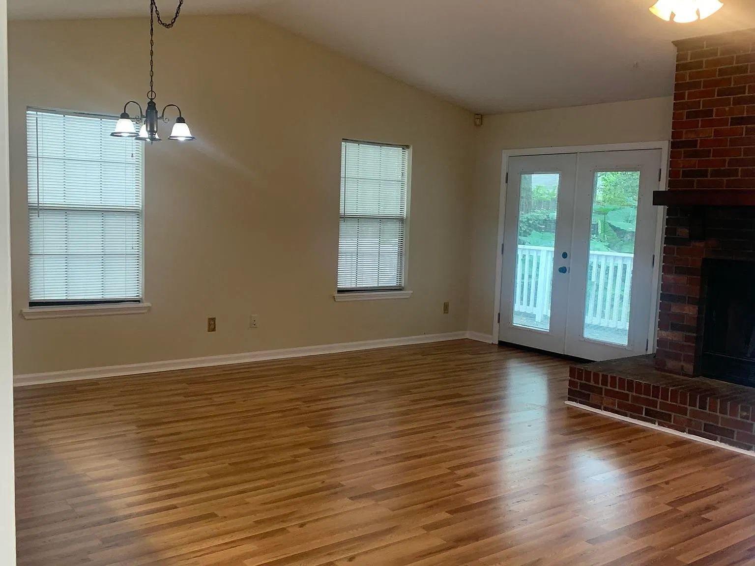 2 bed, 1043 sqft, $1,295 — Photo 4