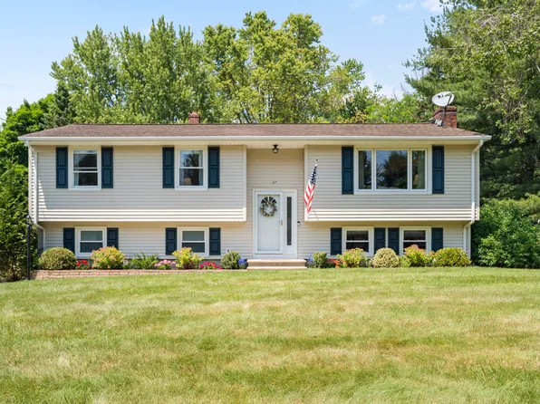 37 Jamestown Circle, Wallingford, CT 06492