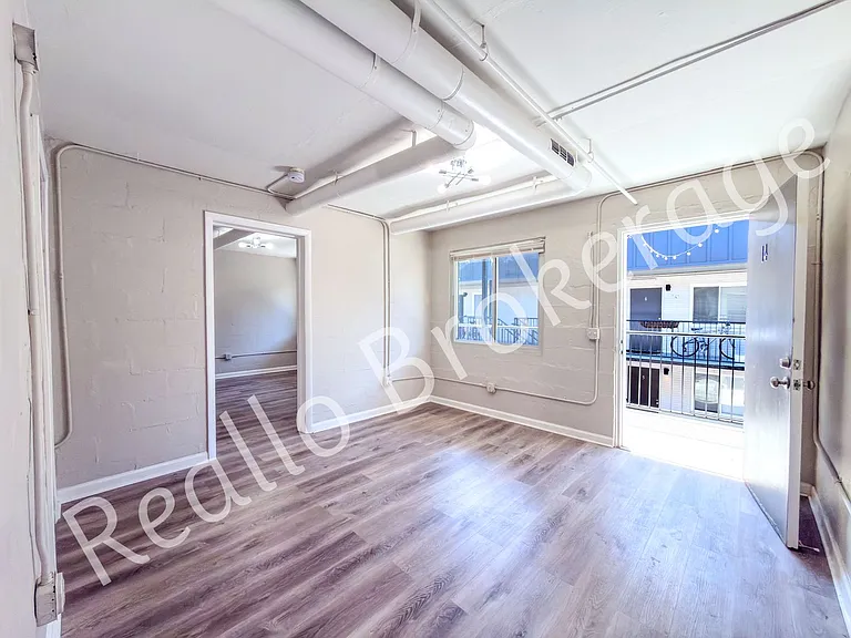 549-553 Highland Ave NE — Photo 11