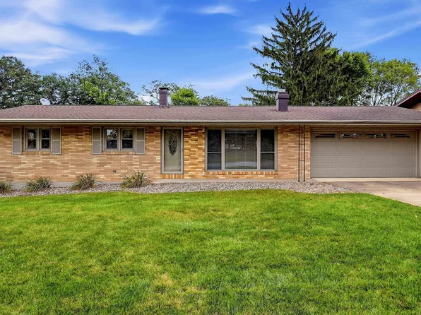 10920 Cascade Dr, Dubuque, IA 52003