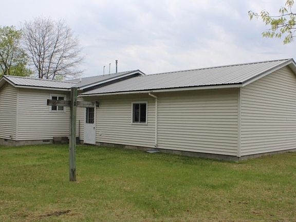 3rd image of 318 Cheri Dr
