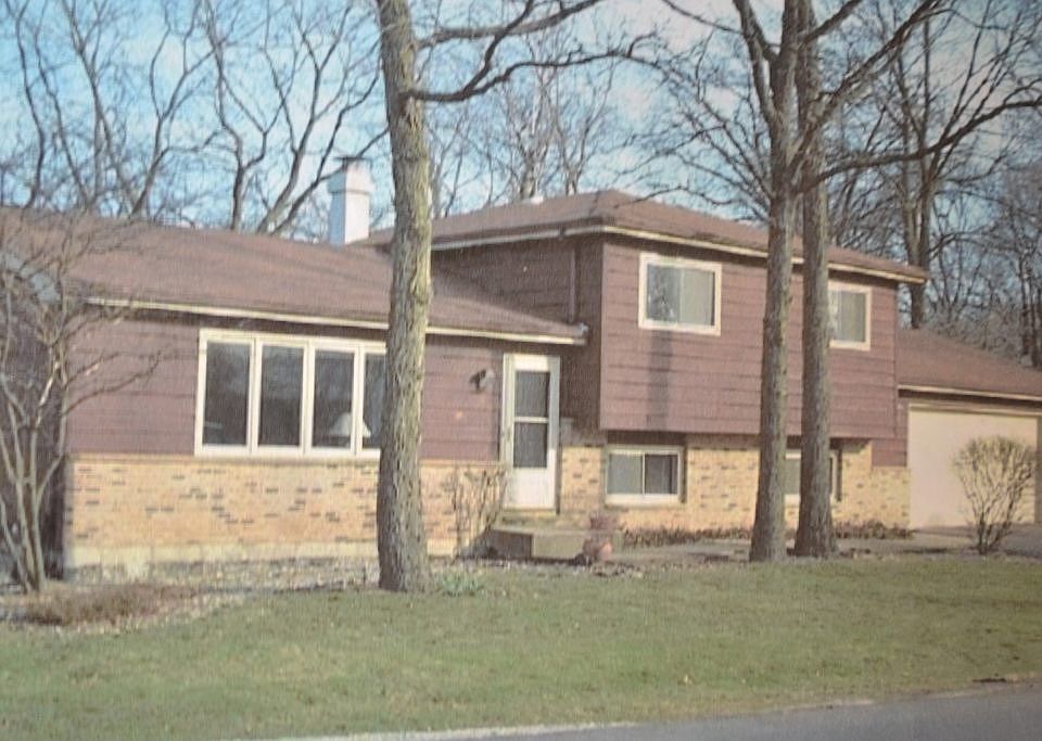 1st image of 19565 W West Shore Dr