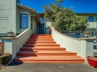 1100 Comstock Rd, Hollister, CA 95023