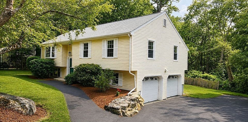 1st image of 6 Fox Hill Rd