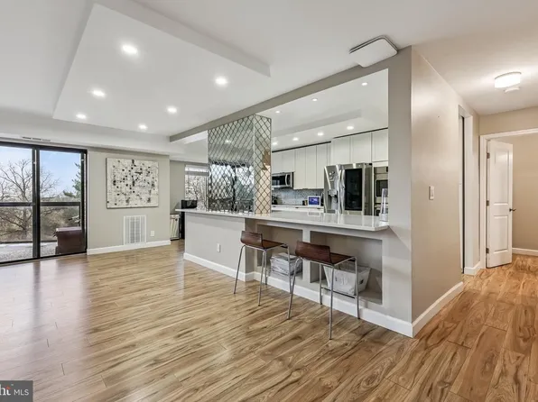 8380 Greensboro Dr APT 118, Mc Lean, VA 22102