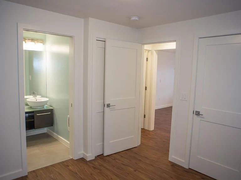 2719 E Pike St #4 — Photo 6