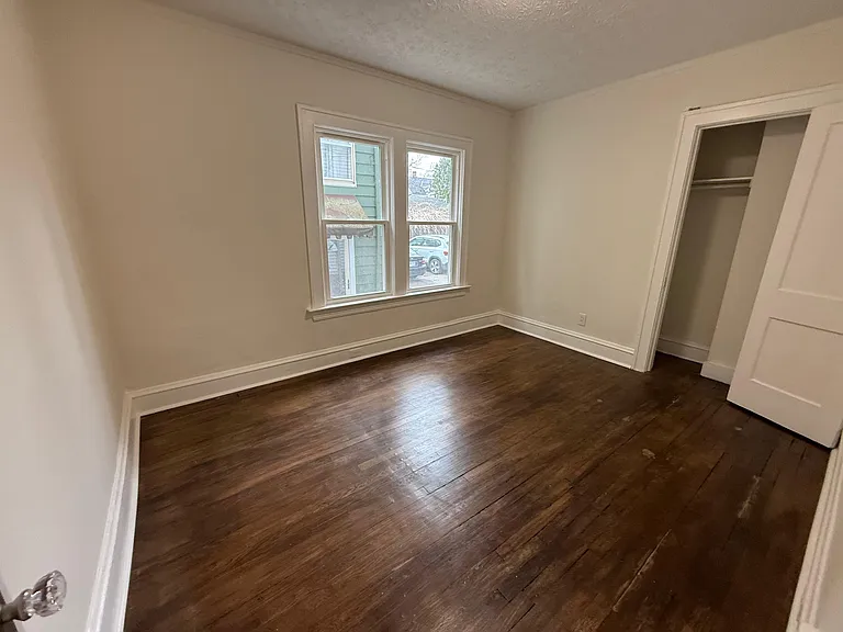 1278 W 102nd St #1 — Photo 16