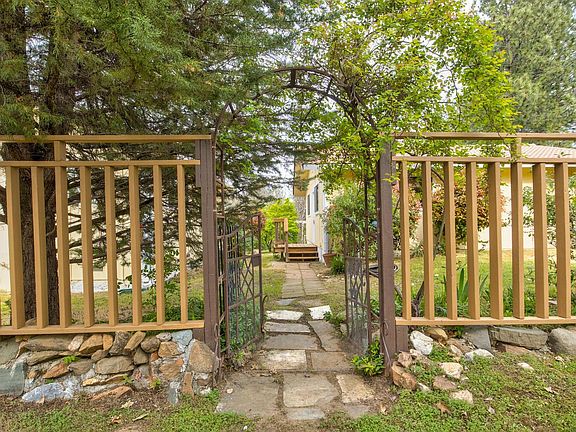 2nd image of 5196 Stagecoach Hl