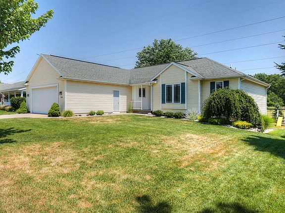 2nd image of 7132 Pine Oak Ln