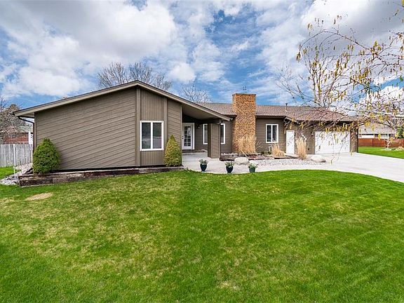 2nd image of 5436 Vardon Pl