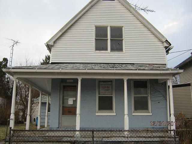 2nd image of 1727 N Michigan St