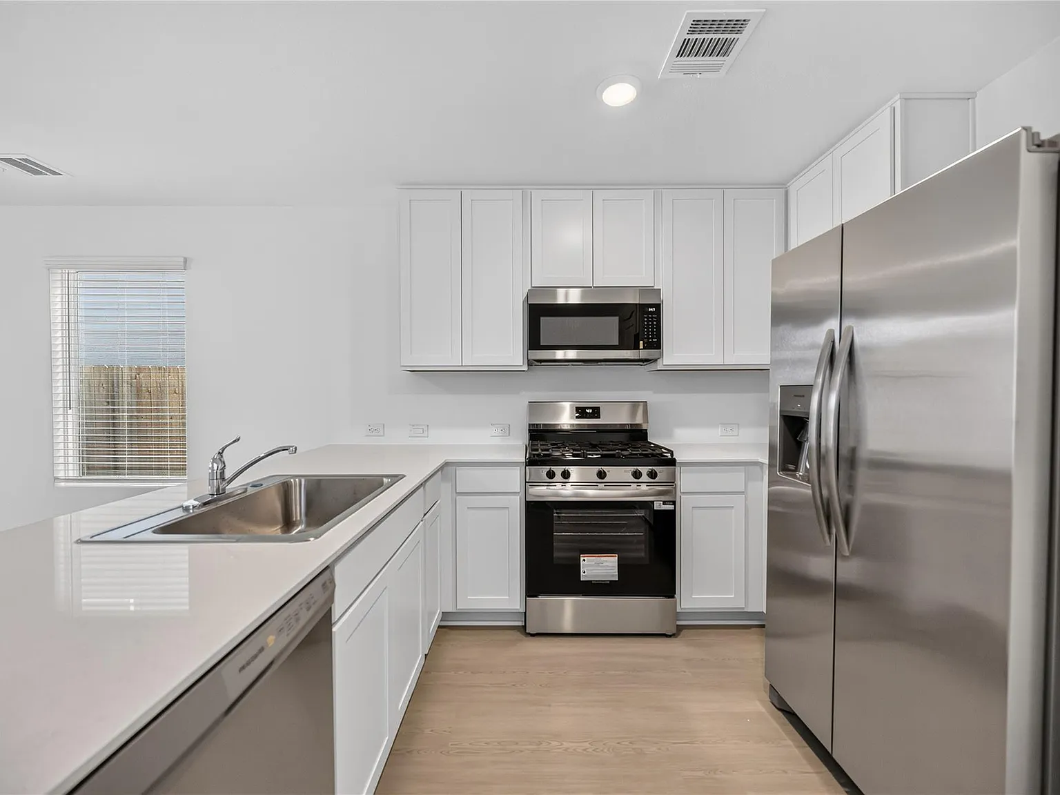 4 bed, 2.5 bath, 1531 sqft, $1,625 — Photo 3