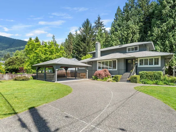 4368 Arundel Rd, North Vancouver, BC V7R 3T2