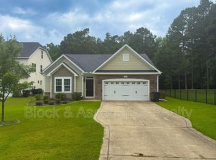 148 Valley Stream Rd, Spring Lake, NC 28390