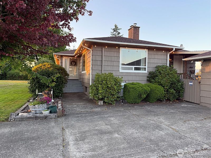 3rd image of 361 Second Avenue