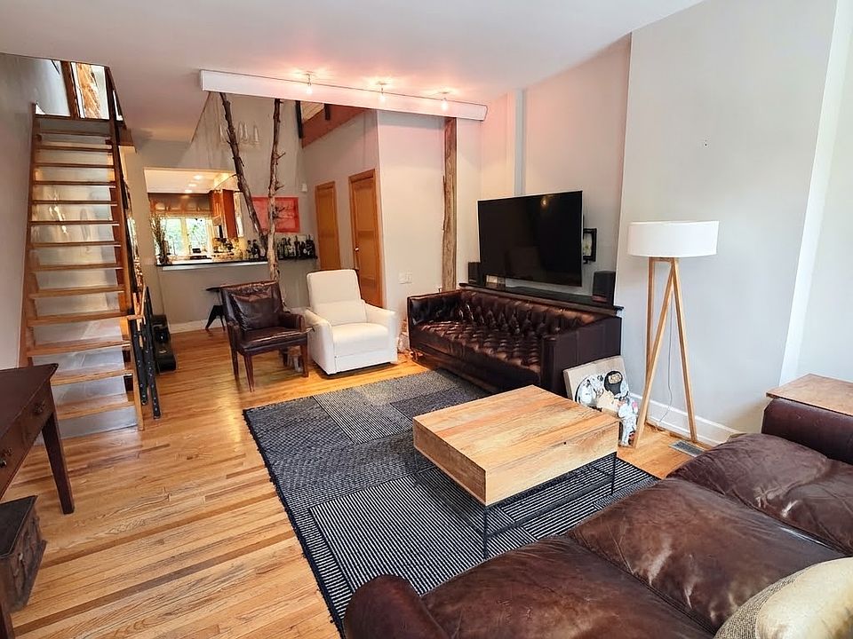 1st image of 2050 Pine St