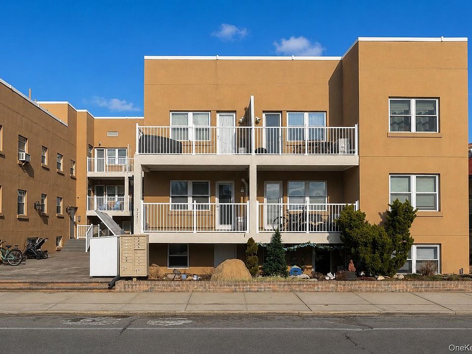 1st image of 251 W Broadway #210