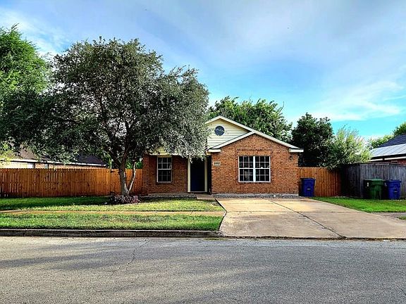 2nd image of 2882 Seville Blvd