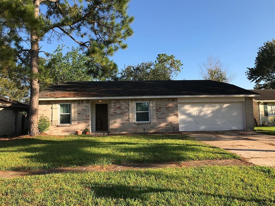 1st image of 210 Woodvale Dr