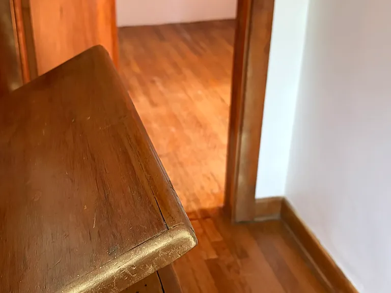 Laundry chute