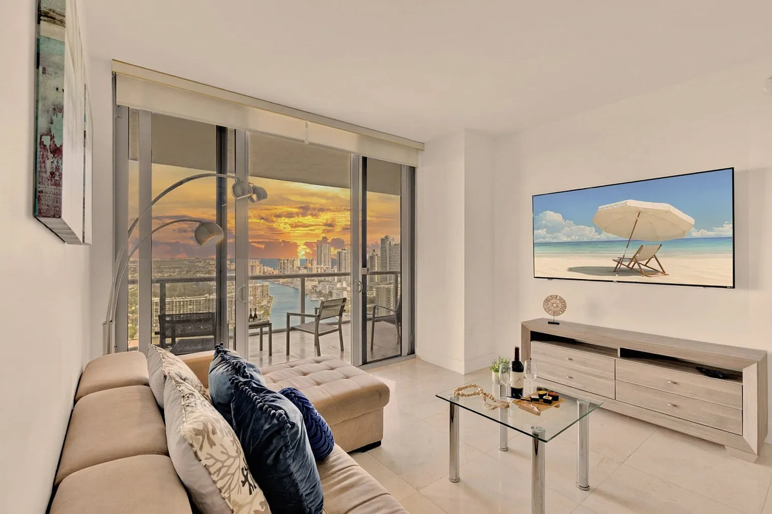 2 bed, 2.0 bath, 1097 sqft, $4,794 — Photo 4