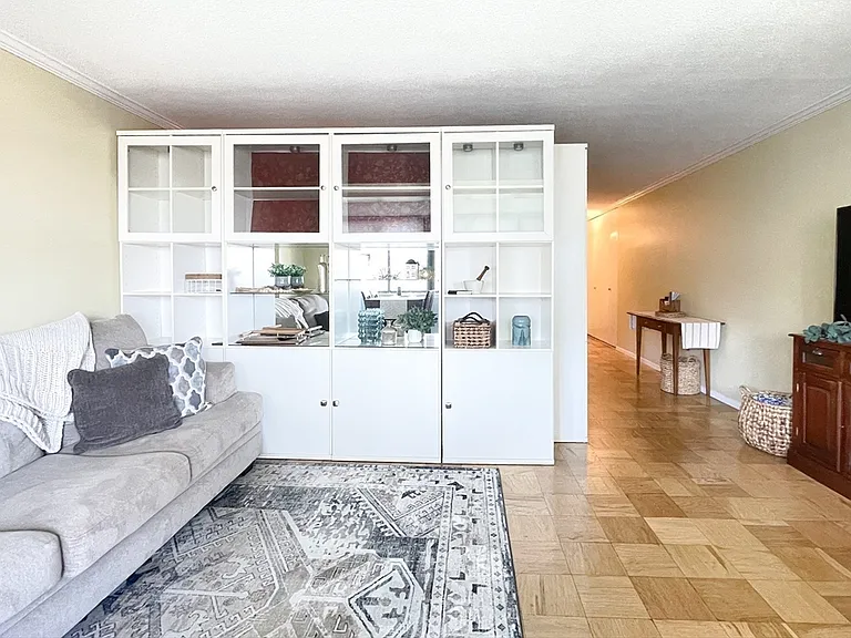 2 Hawthorne Pl #16K — Photo 17